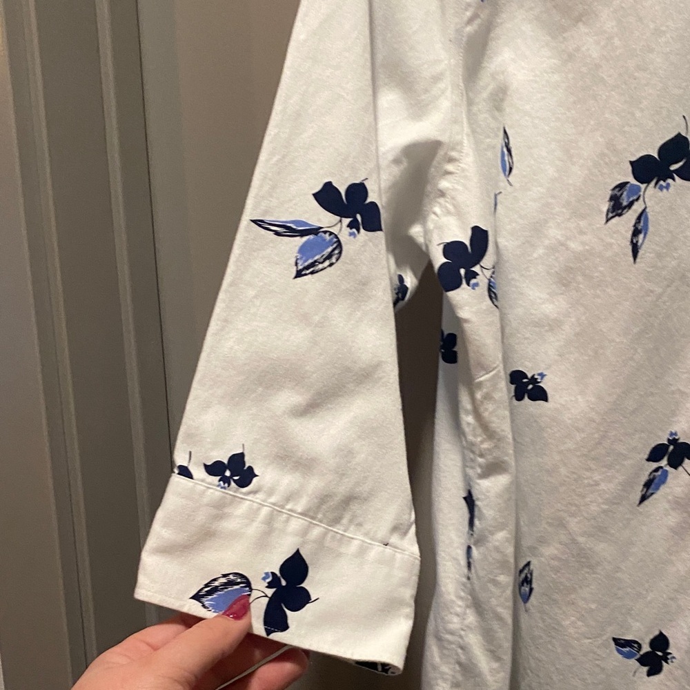 Chaps Women’s White & Blue Floral No-Iron Button-Down Blouse | Size 1X | 100% Co - Picture 6 of 10